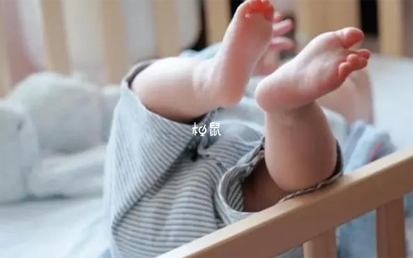 婴儿睡姿正确可以促进身体发育