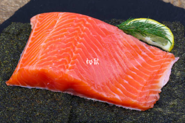 吃鲑鱼可以补充锌元素