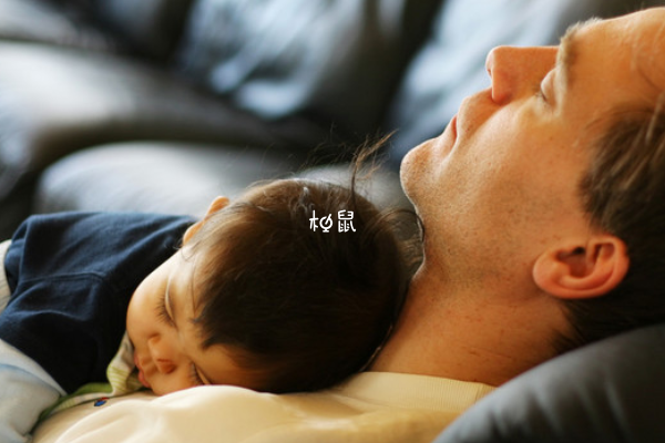 新生儿呕吐可以通过增加睡眠时间来缓解
