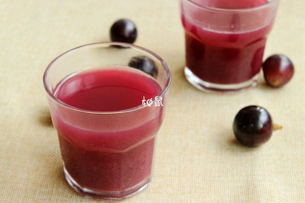 喝葡萄汁可以补充血红蛋白