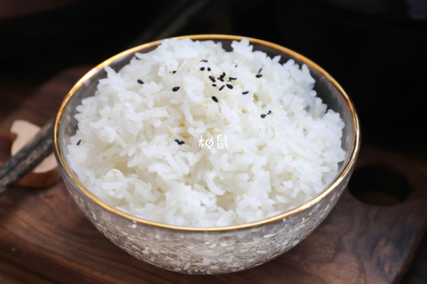 宝宝过早吃米饭容易营养不足