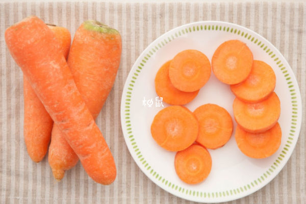 吃胡萝卜可以缓解胃酸