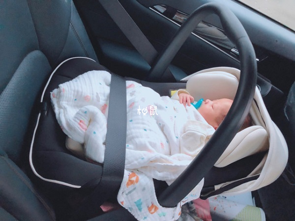 婴儿连续坐3小时车对身体有危害