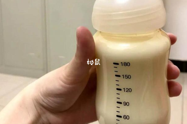 宝宝自然离乳好还是断奶比较好要看情况