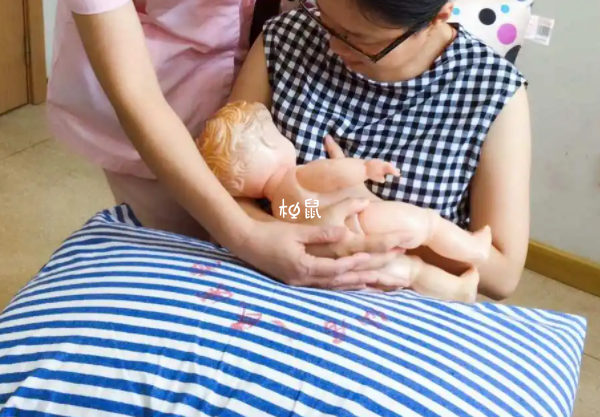 母乳喂养可以促进乳汁分泌