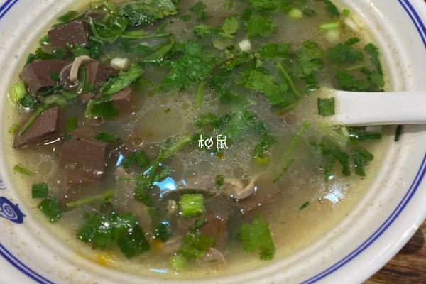 产后可以食用鸡血汤