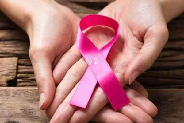 女性乳腺癌会有一些症状