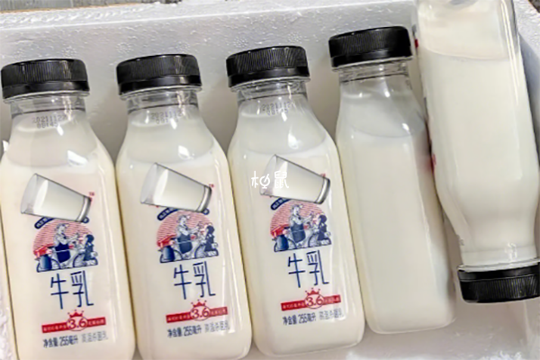 牛奶提供骨骼生长所需的钙质
