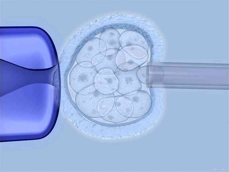 大龄女性冻胚移植后hcg值下降怎么办？